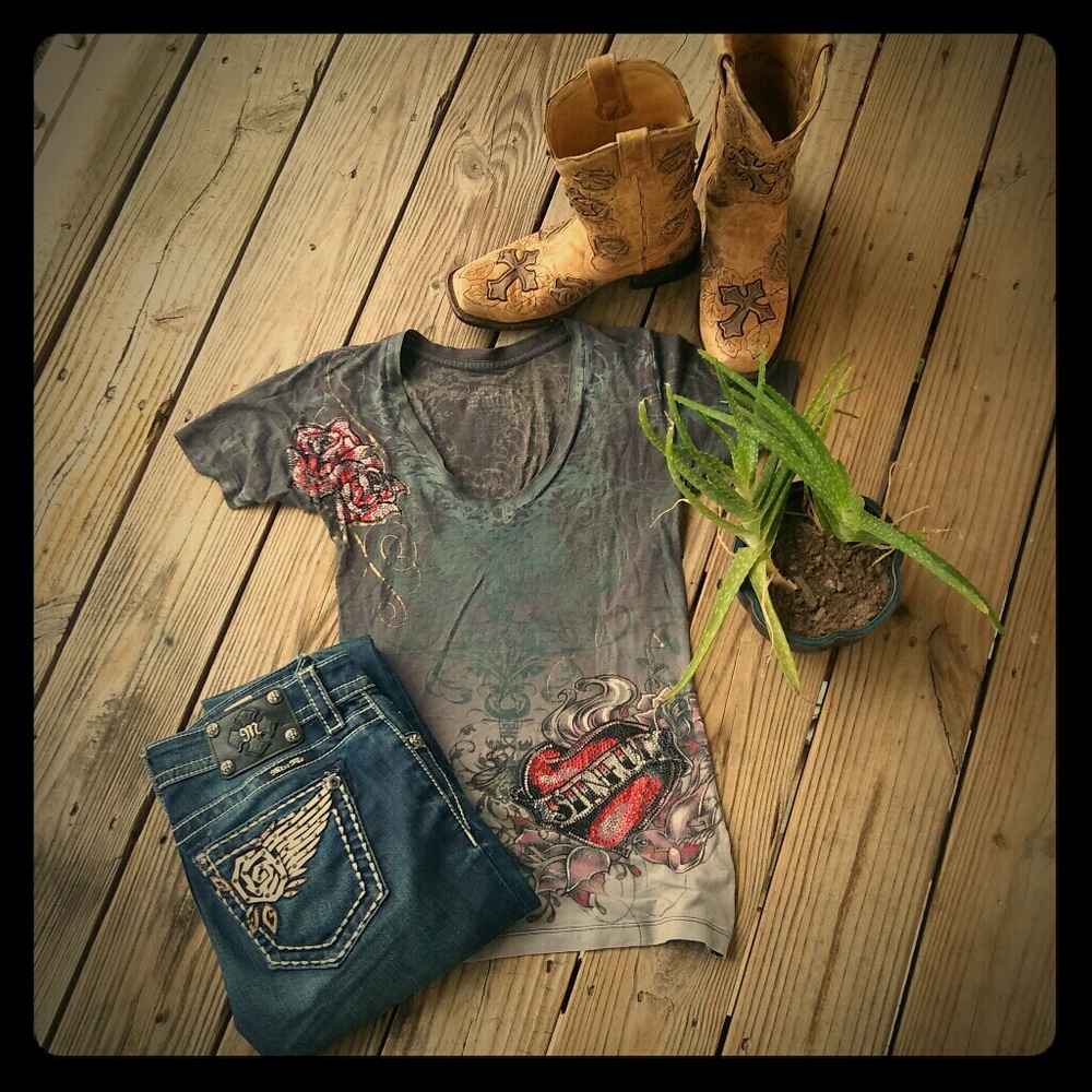 Sinful tee